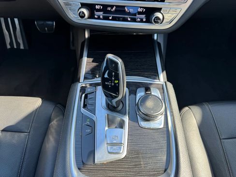 Used 2019 BMW 740i w/ M Sport Package RWD image 25