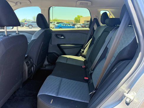 Used 2023 Nissan Rogue SV FWD image 9