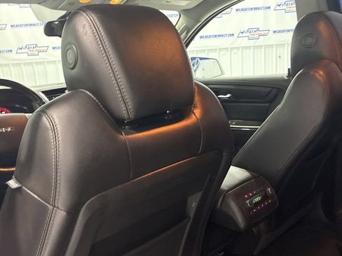 Used 2016 GMC Acadia SLT AWD/4WD image 30