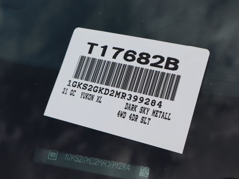 Used 2021 GMC Yukon XL SLT w/ SLT Premium Package AWD/4WD image 25