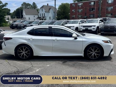 Used 2022 Toyota Camry XSE AWD/4WD image 4