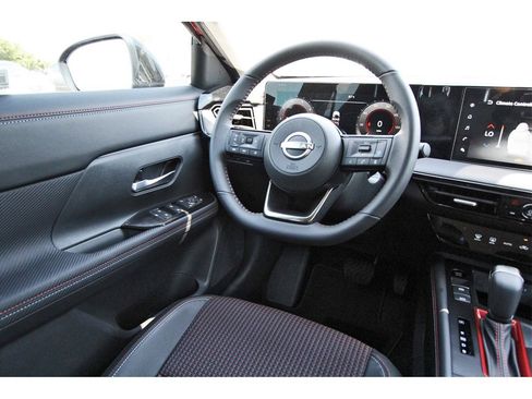 New 2025 Nissan Kicks SR image 8