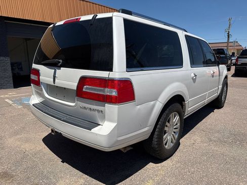 Used 2012 Lincoln Navigator L 4WD image 5