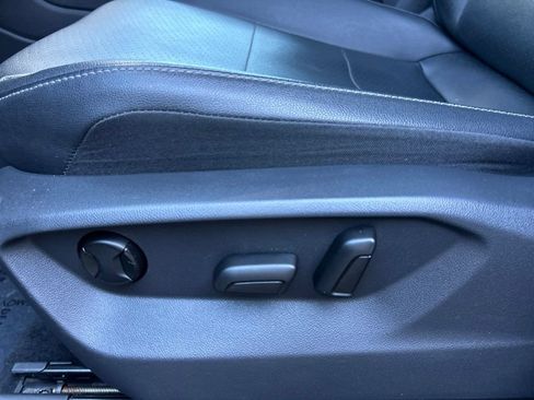 Used 2020 Volkswagen Tiguan SE w/ Panoramic Sunroof Package AWD/4WD image 17