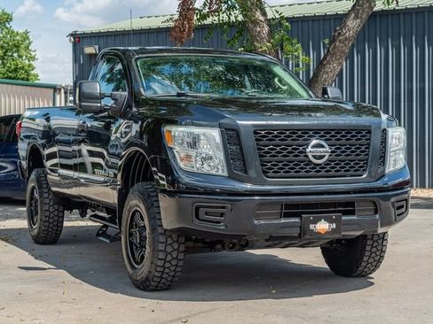 Used 2017 Nissan Titan S RWD image 8