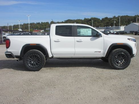 New 2026 GMC Canyon AT4 image 3