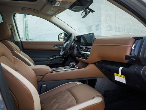 New 2026 Nissan Pathfinder Platinum AWD/4WD image 11