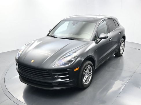 Certified 2021 Porsche Macan image 32