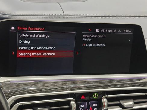 Used 2022 BMW X7 xDrive40i w/ M Sport Package AWD/4WD image 66