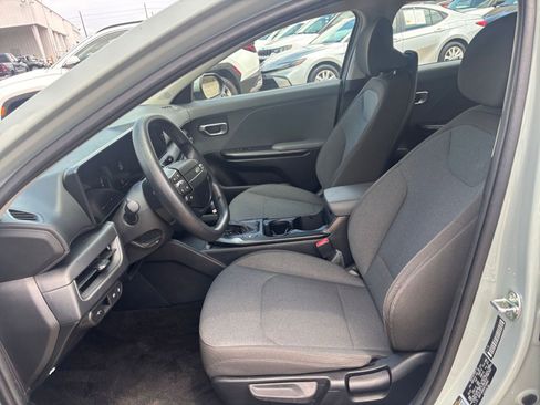 Used 2025 Kia K4 LXS image 25