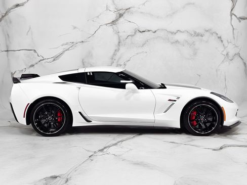 Used 2017 Chevrolet Corvette Z06 image 11