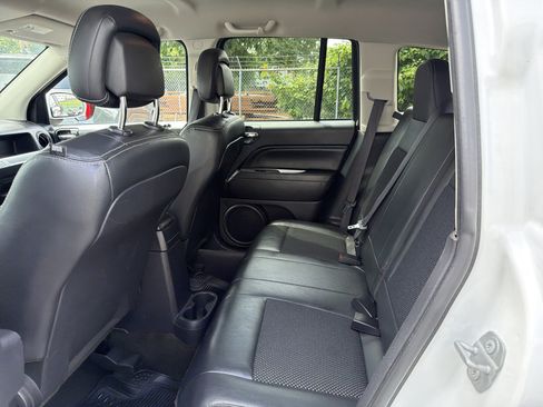 Used 2017 Jeep Compass Latitude AWD/4WD image 9