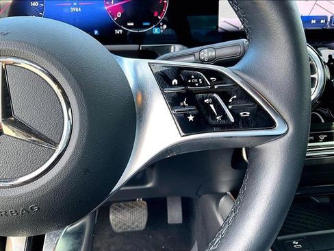 Used 2025 Mercedes-Benz GLA 250 image 21