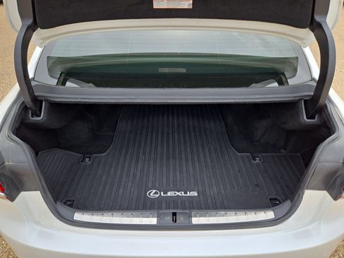Used 2019 Lexus LS 500 w/ Accessory Package (Z2) RWD image 12