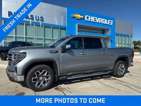 Used 2025 GMC Sierra 1500 SLT RWD image 1