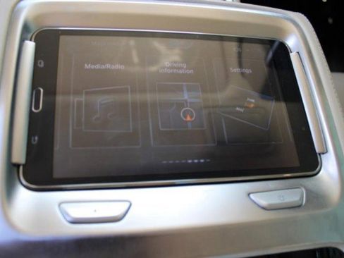 Used 2016 BMW 750i xDrive image 24