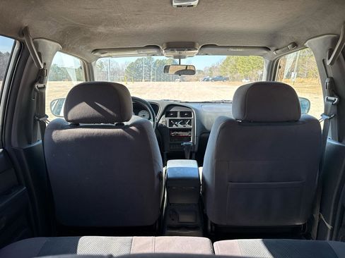 Used 2000 Nissan Pathfinder XE image 19