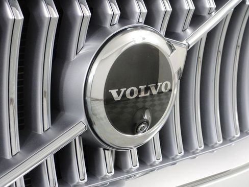 Certified 2024 Volvo XC90 T8 Plus AWD/4WD image 27