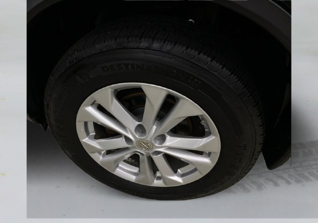 Used 2015 Nissan Rogue SV w/ SV Premium Package AWD/4WD image 19