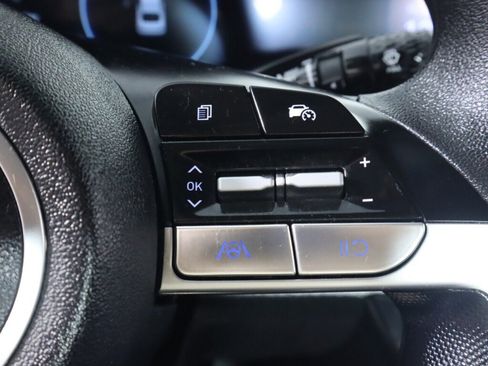 Used 2024 Hyundai Elantra SEL FWD image 13