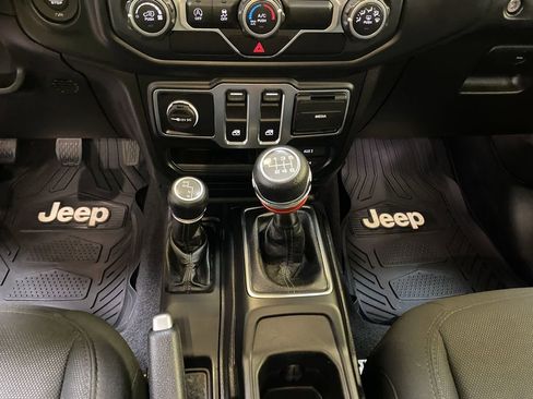 Used 2019 Jeep Wrangler Sport AWD/4WD image 42