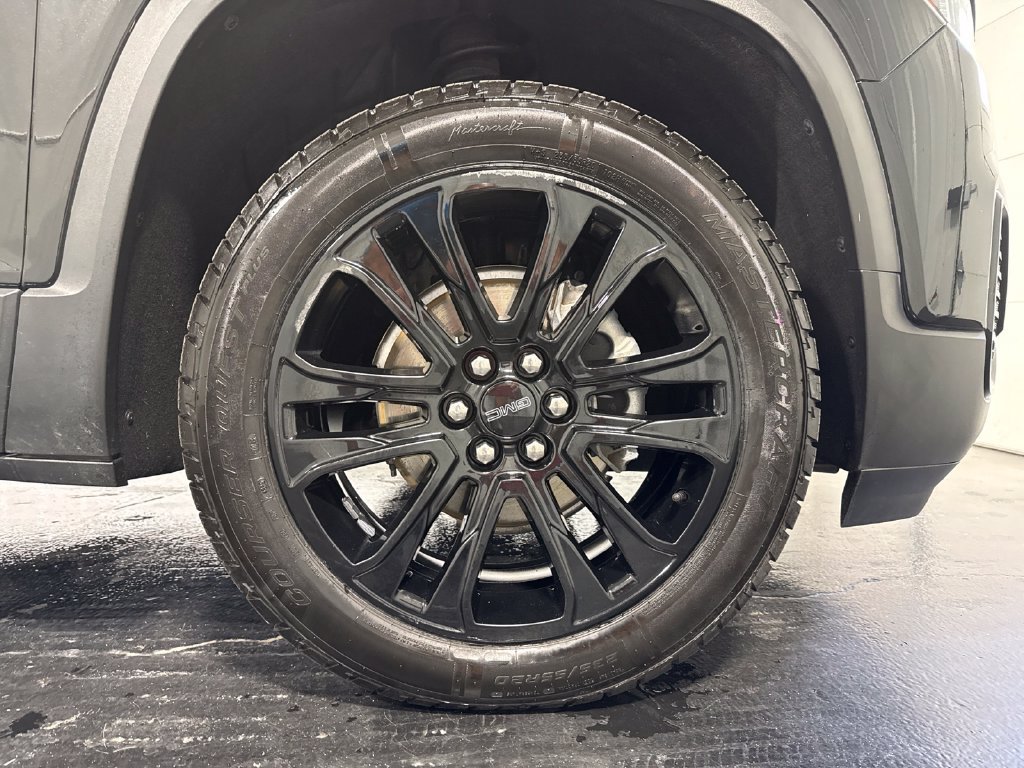 Used 2023 GMC Acadia SLT w/ Elevation Edition FWD image 9
