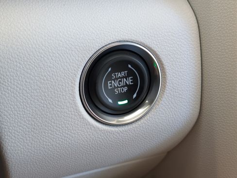 Used 2025 GMC Acadia Denali w/ Super Cruise Package FWD image 35