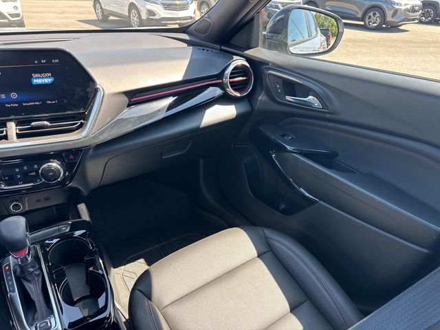 Used 2025 Chevrolet Trax RS w/ Driver Confidence Package FWD image 18