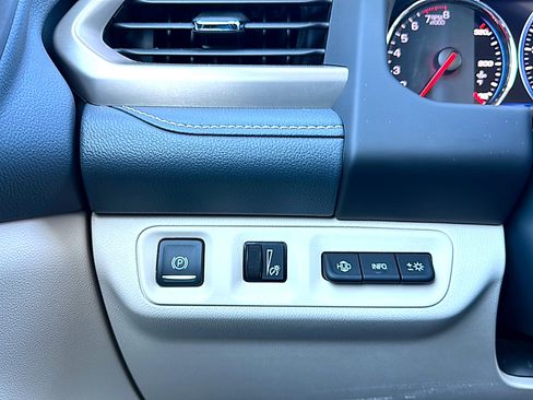 Used 2020 GMC Acadia Denali w/ Technology Package image 36