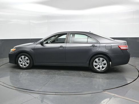 Used 2010 Toyota Camry LE FWD image 9