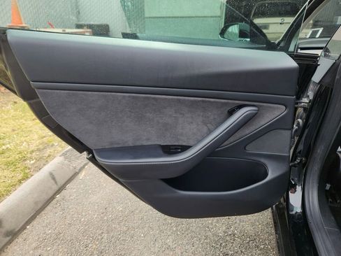 Used 2018 Tesla Model 3 Long Range AWD/4WD image 25