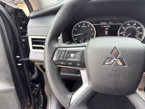 Used 2022 Mitsubishi Outlander ES AWD/4WD image 13