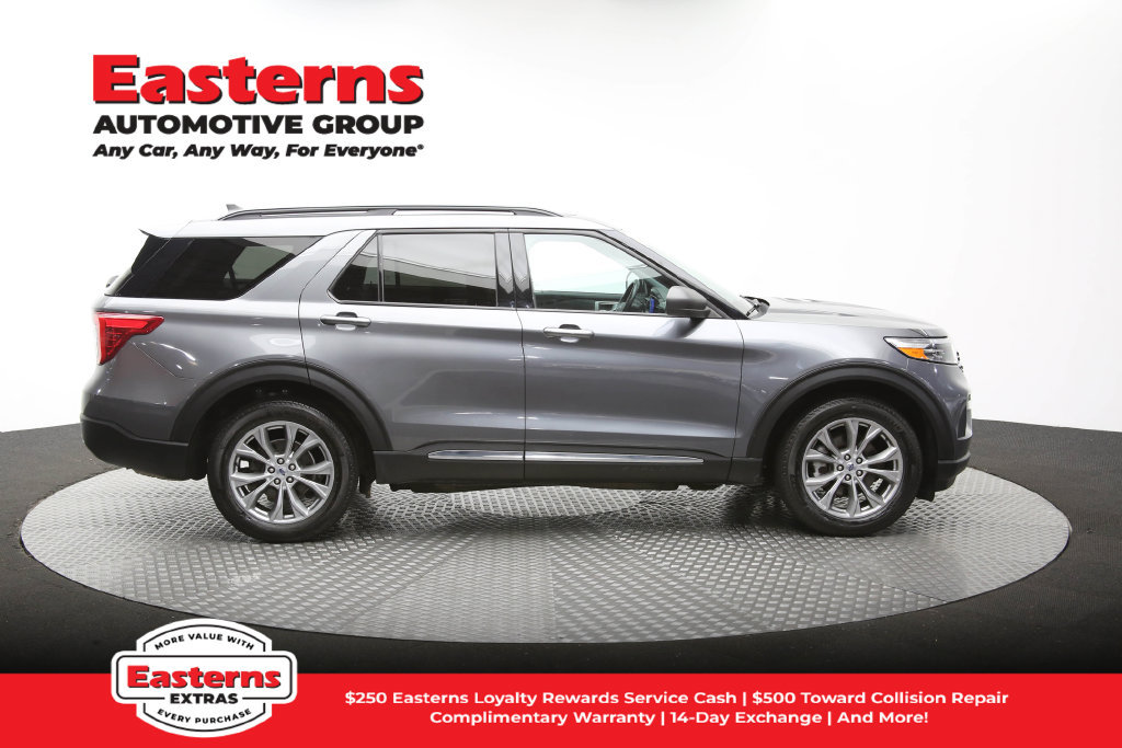 Used 2023 Ford Explorer XLT w/ Equipment Group 202A AWD/4WD image 46
