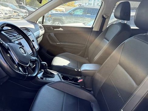 Used 2018 Volkswagen Tiguan SE FWD image 7