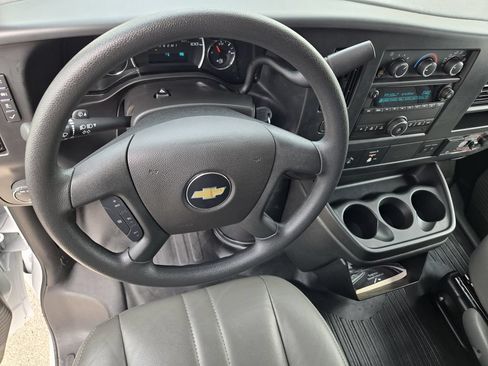 Used 2026 Chevrolet Express 2500 w/ Driver Convenience Package RWD image 28