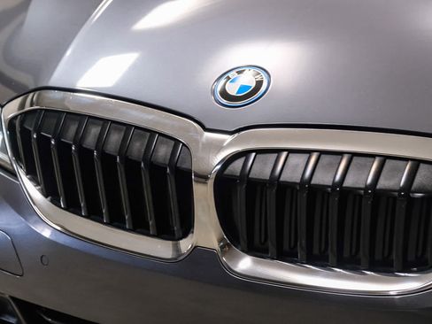 Used 2022 BMW 330e w/ Driving Assistance Package RWD image 13