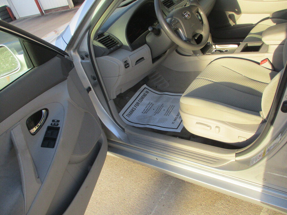 Used 2007 Toyota Camry LE FWD image 22