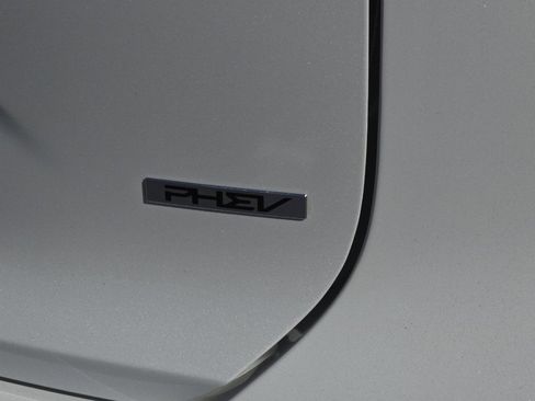 Used 2023 Kia Niro EX w/ EX Cold Weather Package FWD image 28