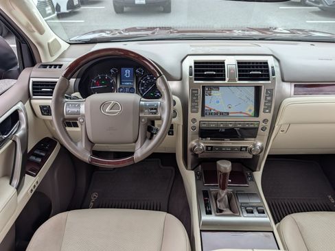 Used 2019 Lexus GX 460 Premium w/ Premium Package AWD/4WD image 18