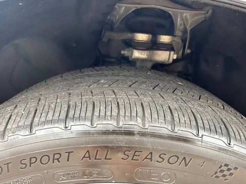 Used 2022 Porsche Macan AWD/4WD image 39