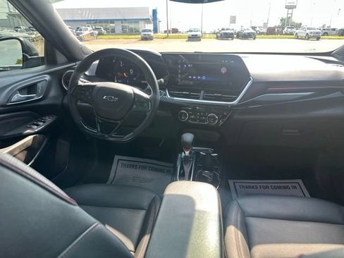 Used 2024 Chevrolet Trax RS w/ Sunroof Package FWD image 14