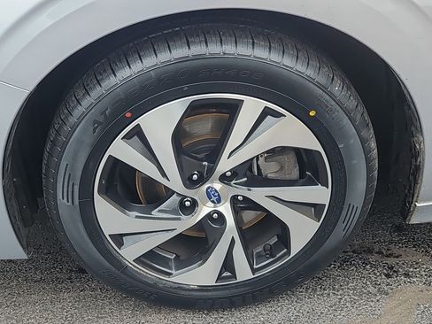 Used 2021 Subaru Legacy Premium image 4