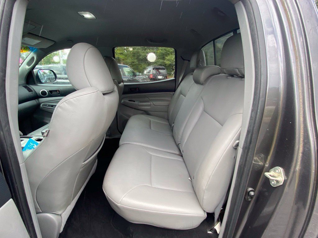 Used 2014 Toyota Tacoma 4x4 Double Cab w/ Limited Package image 8