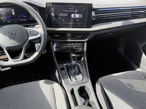 Used 2025 Volkswagen Jetta Sport FWD image 16