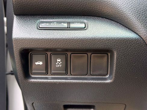 Used 2015 Nissan Altima 2.5 SV w/ Convenience Package FWD image 21