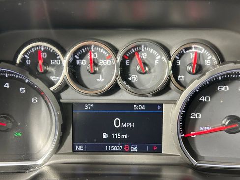 Used 2021 Chevrolet Suburban LT image 26