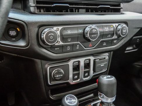 Used 2025 Jeep Wrangler Sport AWD/4WD image 49