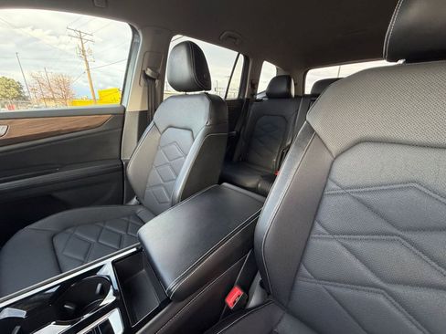 Used 2024 Volkswagen Atlas SE image 36