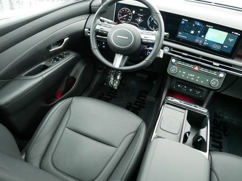 Certified 2025 Hyundai Tucson SEL image 9