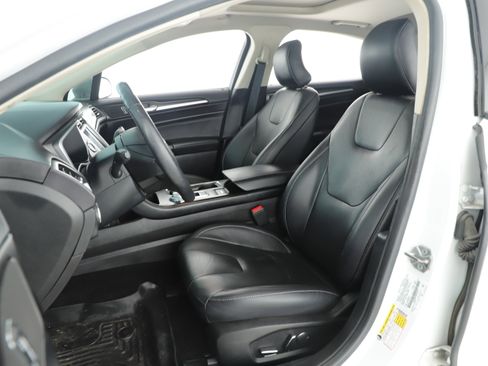 Used 2019 Ford Fusion Titanium image 6